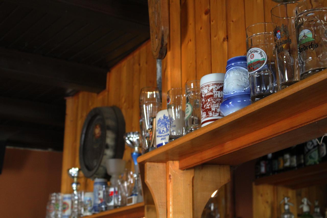 Gilde Panzio Bed & Breakfast Pilisvorosvar Exterior photo